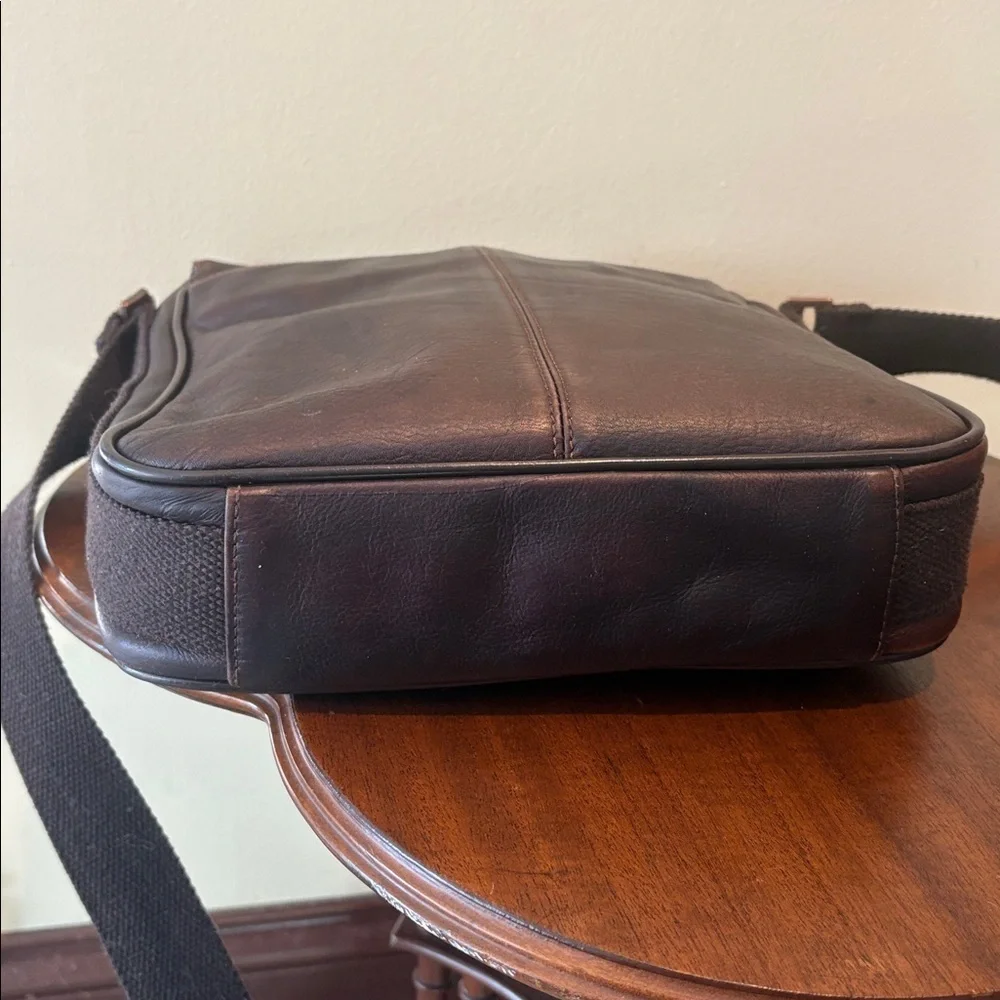 Kenneth Cole Men's Brown Leather Messenger /business bag shoulder/Crossbody bag